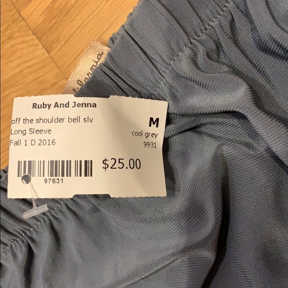 Off the shoulder top - Picture 2 of 2